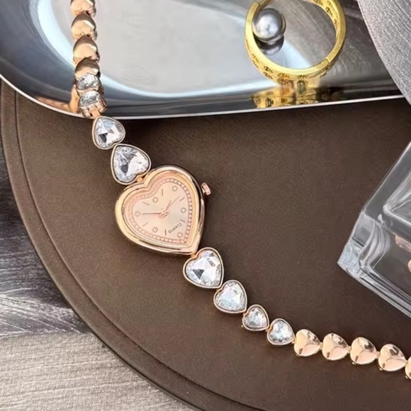 Romantic Heart Crystal Watch Bracelet –Rose Gold Luxury Women’s Timepiece - Picture 2 of 5